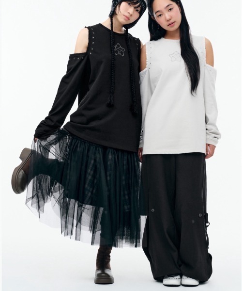 TUOMIO(トゥオミオ)の「【TUOMIO】CUT-OUT LACE LONG SLEEVES / 【トゥオミオ】カットアウトレースロングスリーブ(スウェット・レディース・ブラック/ベージュ・S)」の3枚目の写真