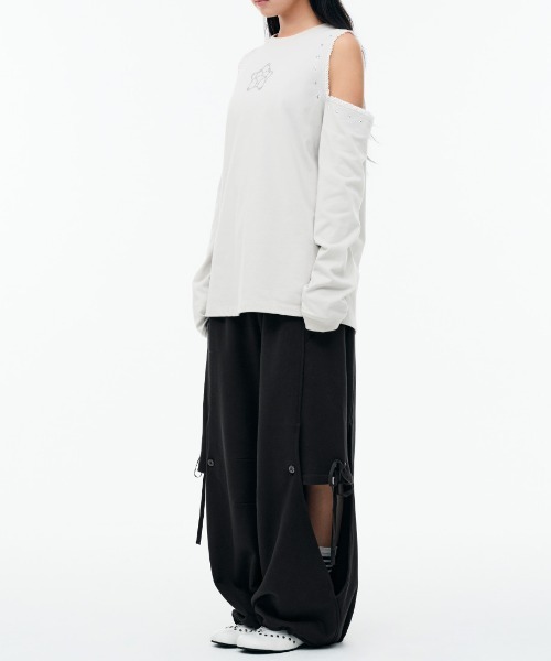 TUOMIO(トゥオミオ)の「【TUOMIO】CUT-OUT LACE LONG SLEEVES / 【トゥオミオ】カットアウトレースロングスリーブ(スウェット・レディース・ブラック/ベージュ・S)」の20枚目の写真