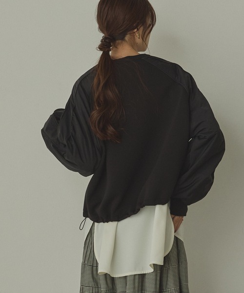 hunch（ハンチ）の「ダンボールナイロン ドッキングトップス（スウェット・レディース・ダークカーキ/アイボリー/ブラック・FREE）」の19枚目の写真