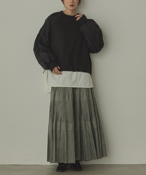 hunch（ハンチ）の「ダンボールナイロン ドッキングトップス（スウェット・レディース・ダークカーキ/アイボリー/ブラック・FREE）」の22枚目の写真