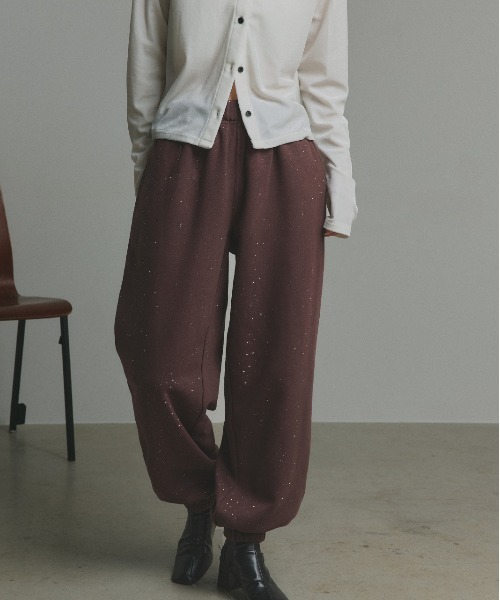 ad thie（アドティエ）の「裏起毛 ラメ ジョガーパンツ（スウェットパンツ・レディース・ブラック/ネイビー/ブラウン・FREE）」の3枚目の写真