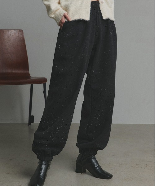 ad thie（アドティエ）の「裏起毛 ラメ ジョガーパンツ（スウェットパンツ・レディース・ブラック/ネイビー/ブラウン・FREE）」の2枚目の写真