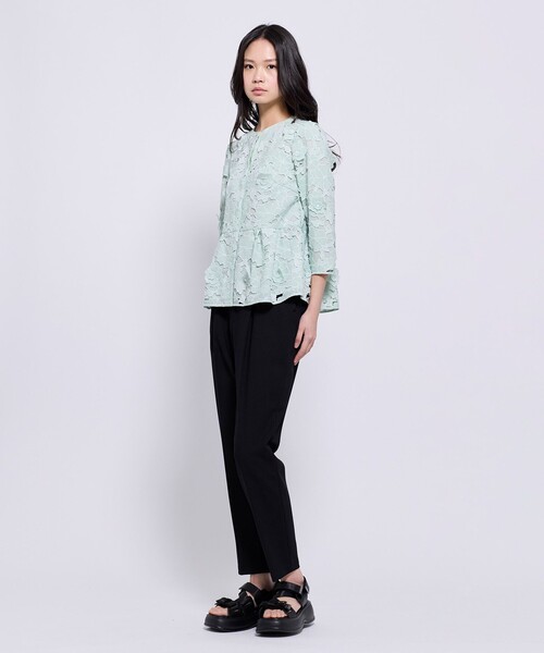 TOCCA(トッカ)の「CROSSING RIBBON SPORTS SANDALS サンダル(サンダル・レディース・ベージュ系/ブラック系・39/38/37/36)」の10枚目の写真