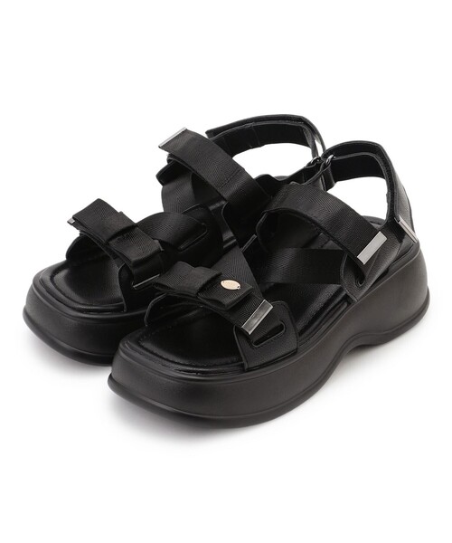 TOCCA(トッカ)の「CROSSING RIBBON SPORTS SANDALS サンダル(サンダル・レディース・ベージュ系/ブラック系・39/38/37/36)」の16枚目の写真