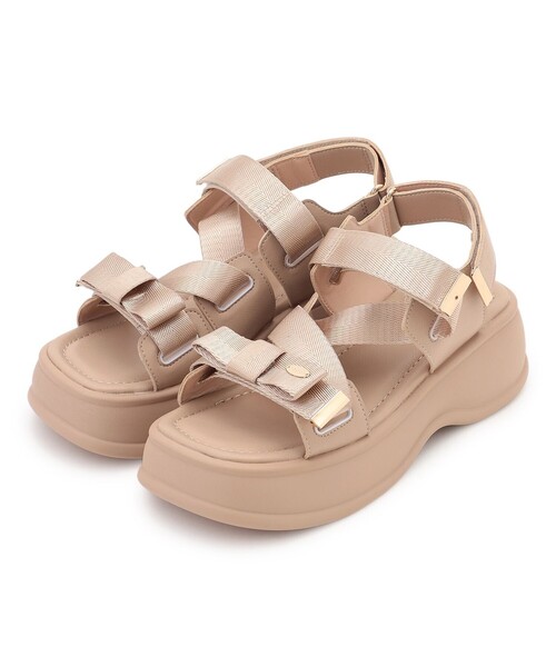 TOCCA(トッカ)の「CROSSING RIBBON SPORTS SANDALS サンダル(サンダル・レディース・ベージュ系/ブラック系・39/38/37/36)」の17枚目の写真