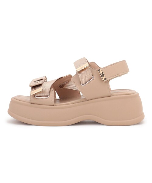 TOCCA(トッカ)の「CROSSING RIBBON SPORTS SANDALS サンダル(サンダル・レディース・ベージュ系/ブラック系・39/38/37/36)」の18枚目の写真