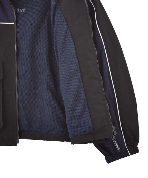 MILKFED.（ミルクフェド）の「CUTOUT LOGO TRACK JACKET（ナイロンジャケット・レディース・ライトピンク/ブラック/チャコール・M/S）」の8枚目の写真
