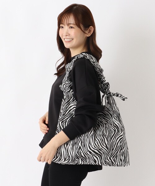 one'sterrace(ワンズテラス)の「SE 2WAYハンドル ドロストバッグ(トートバッグ・レディース・ダークブラウン系8/ブラック系8/グレー系4・99)」の18枚目の写真
