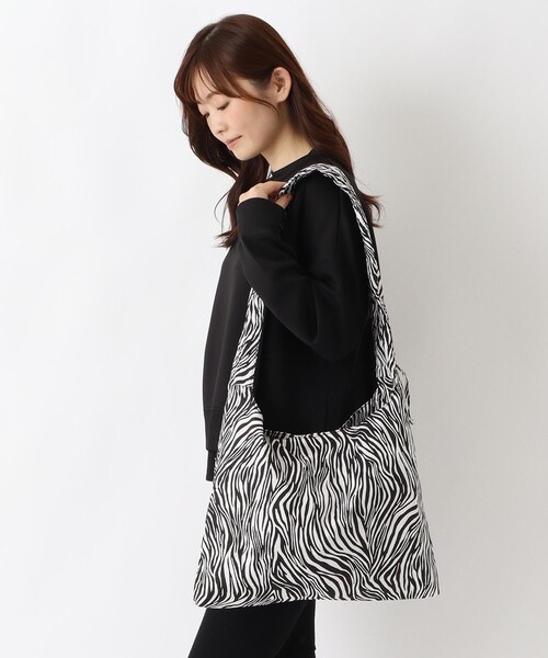 one'sterrace(ワンズテラス)の「SE 2WAYハンドル ドロストバッグ(トートバッグ・レディース・ダークブラウン系8/ブラック系8/グレー系4・99)」の20枚目の写真