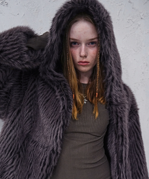 AVANDRESS（アバンドレス ）の「Champagne Fur Jacket BLACK（ムートンコート・レディース・ブラック・FREE）」の4枚目の写真