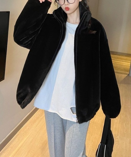gossip！ロサンゼルス（ゴシップロサンゼルス）の「エコファー ビッグシルエットブルゾン（その他アウター・レディース・オフホワイト/ブラック・FREE）」の8枚目の写真