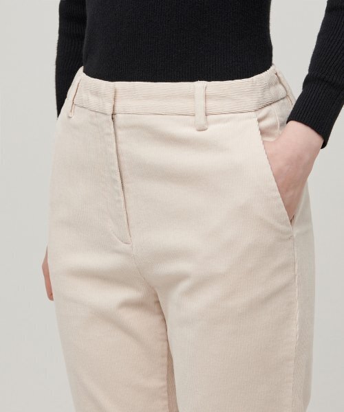 MUSINSA STANDARD WOMAN（ムシンサスタンダードウーマン）の「ウィメンズブーツカットコーデュロイパンツ[クリーム]（その他パンツ・レディース・その他・30/24/25/26/27/28/29）」の4枚目の写真
