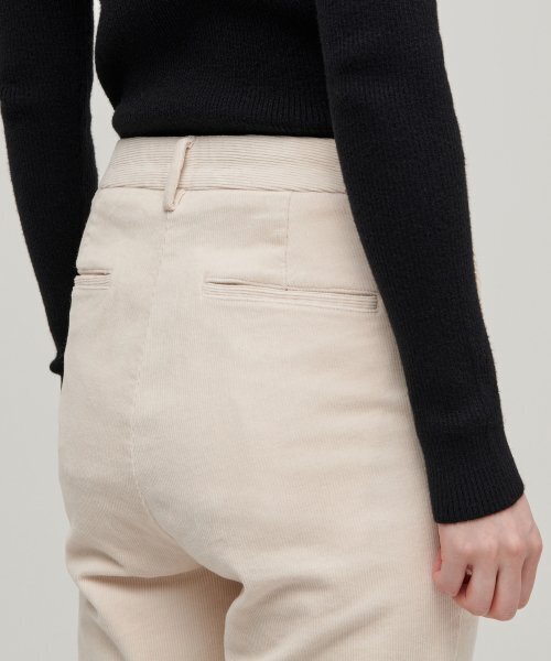 MUSINSA STANDARD WOMAN（ムシンサスタンダードウーマン）の「ウィメンズブーツカットコーデュロイパンツ[クリーム]（その他パンツ・レディース・その他・30/24/25/26/27/28/29）」の5枚目の写真