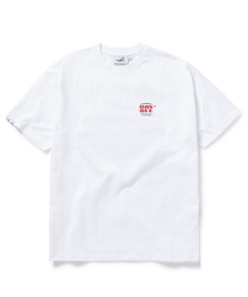 URBANDTYPE(アーバンディタイプ)の「デイオフグラフィックTシャツ_レッド_DT395(Tシャツ/カットソー・メンズ・その他・1/2/3)」の4枚目の写真