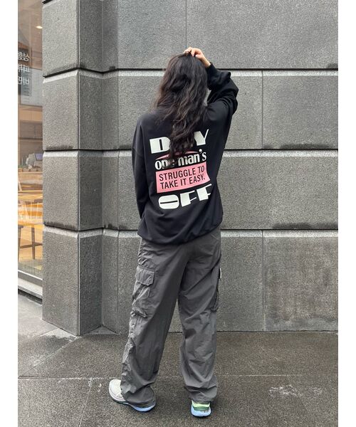 URBANDTYPE(アーバンディタイプ)の「デイオフグラフィックTシャツ_レッド_DT395(Tシャツ/カットソー・メンズ・その他・1/2/3)」の16枚目の写真