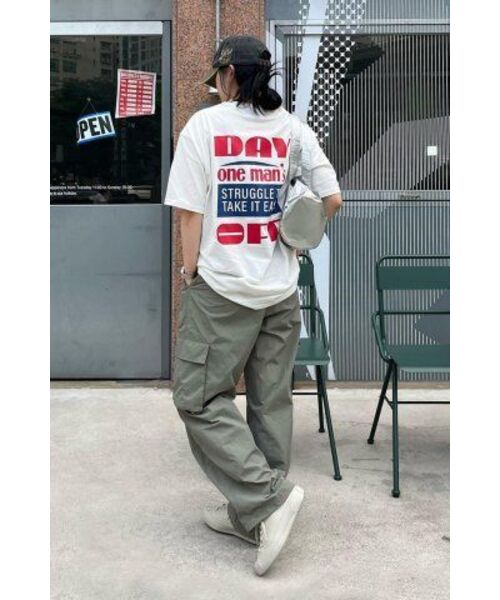 URBANDTYPE(アーバンディタイプ)の「デイオフグラフィックTシャツ_レッド_DT395(Tシャツ/カットソー・メンズ・その他・1/2/3)」の19枚目の写真