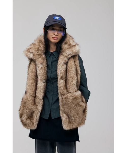 FELICITY(フェリシティ)の「Faux Fur Mini Jacket(その他アウター・レディース・その他9/ベージュ・2)」の2枚目の写真