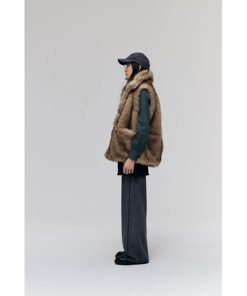 FELICITY(フェリシティ)の「Faux Fur Mini Jacket(その他アウター・レディース・その他9/ベージュ・2)」の7枚目の写真