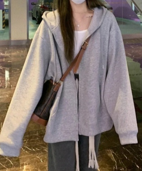 cammie(キャミー)の「ボリュミーフーディーパーカー(パーカー・レディース・グレー/ブラック/ダークグレー・L/M)」の7枚目の写真