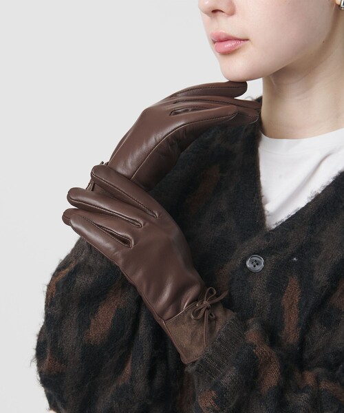 BEAUTY&YOUTH UNITED ARROWS(ビューティーアンドユースユナイテッドアローズ)の「レザー×スエード コンビ リボン グローブ(手袋・レディース・ダークブラウン/ダークグレー/ナチュラル・FREE)」の1枚目の写真