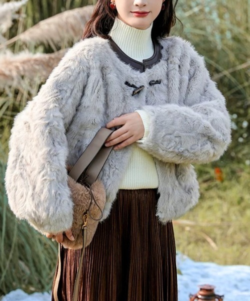 セール】くるみボタンフェイクファーショートブルゾン（ノーカラー