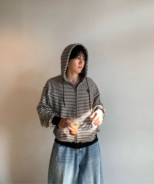 S'EST(エスイーエスティー)の「Stripe Logo Hoodie Zip Up Black(パーカー・メンズ・その他・MEDIUM/LARGE/SMALL)」の3枚目の写真