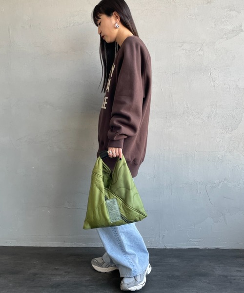 AMERICANA（アメリカーナ）の「[Americana/アメリカーナ] ボリュームスリーブ カレッジロゴスウェット（スウェット・レディース・ブラック/ライトグレー/ダークブラウン・ONE SIZE）」の11枚目の写真