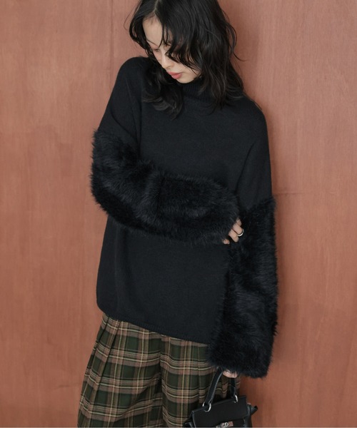 AMELY(エミリー)の「シャギースリーブニットトップス(ニット/セーター・レディース・ブラック/ベージュ/ブラウン・フリー)」の4枚目の写真