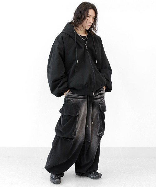 minsobi（ミンソビ）の「ダメージタッチ 中綿入り 防寒パーカー（ノーカラージャケット・メンズ・チャコール/ブラック・FREE）」の10枚目の写真