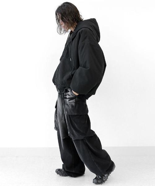 minsobi（ミンソビ）の「ダメージタッチ 中綿入り 防寒パーカー（ノーカラージャケット・メンズ・チャコール/ブラック・FREE）」の12枚目の写真