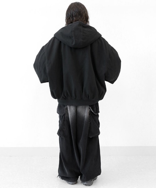 minsobi（ミンソビ）の「ダメージタッチ 中綿入り 防寒パーカー（ノーカラージャケット・メンズ・チャコール/ブラック・FREE）」の9枚目の写真