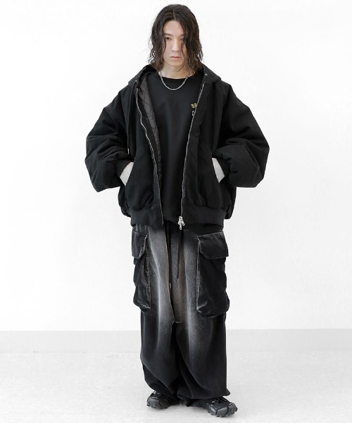 minsobi（ミンソビ）の「ダメージタッチ 中綿入り 防寒パーカー（ノーカラージャケット・メンズ・チャコール/ブラック・FREE）」の7枚目の写真