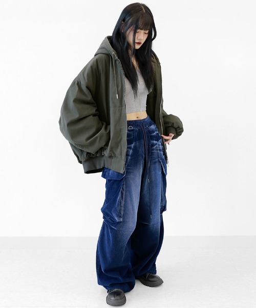 minsobi（ミンソビ）の「ダメージタッチ 中綿入り 防寒パーカー（ノーカラージャケット・メンズ・チャコール/ブラック・FREE）」の14枚目の写真