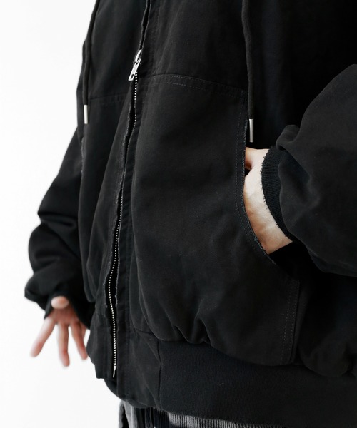 minsobi（ミンソビ）の「ダメージタッチ 中綿入り 防寒パーカー（ノーカラージャケット・メンズ・チャコール/ブラック・FREE）」の22枚目の写真