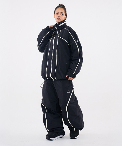 DOLL OUTERWEAR（ドラ アウターウェア）の「[DOLL x DUMDIDUM] 2526 スリックジャケット＆パンツセット BLACK 男女共用（セットアップ・レディース・その他・SMALL/MEDIUM/LARGE/X-LARGE）」の4枚目の写真