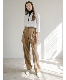 LUNECAVE（ルン ケイブ）の「ハイライズウールテーパードパンツ（スラックス）」