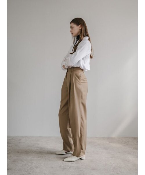 LUNECAVE（ルン ケイブ）の「ハイライズウールテーパードパンツ（スラックス・レディース・その他・SMALL/MEDIUM/LARGE）」の2枚目の写真
