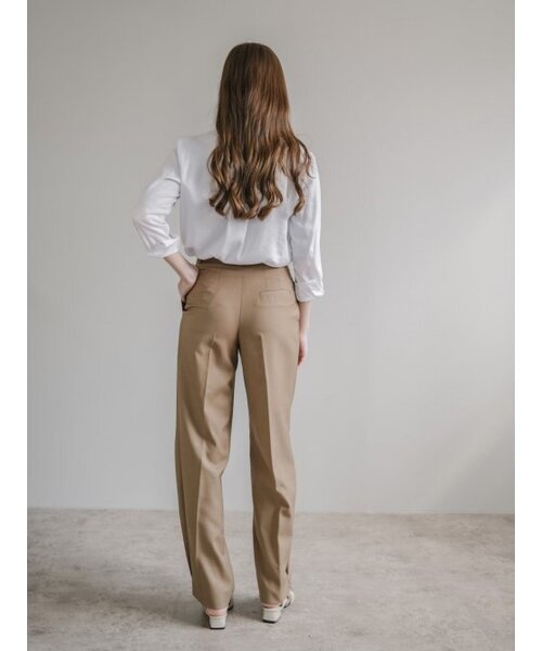 LUNECAVE（ルン ケイブ）の「ハイライズウールテーパードパンツ（スラックス・レディース・その他・SMALL/MEDIUM/LARGE）」の3枚目の写真