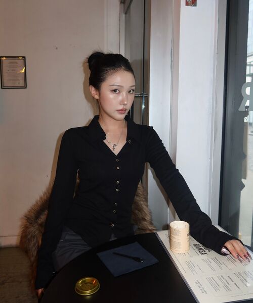 ZIZEMUSEUM（ジゼミュージアム）の「BUTTON DETAIL SHIRTS CARDIGAN(BLACK)（その他トップス・レディース・その他・SMALL/MEDIUM）」の5枚目の写真