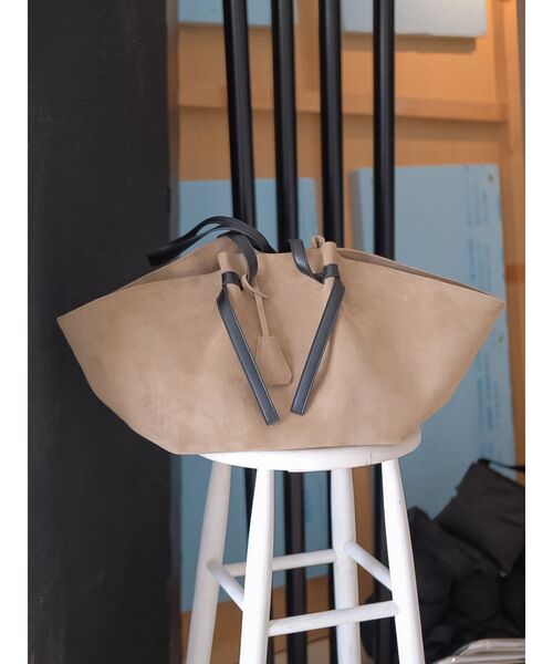 Ungrid（アングリッド）の「スウェードビッグトートバッグ（トートバッグ・レディース・ブラウン/ブラック・FREE）」の4枚目の写真