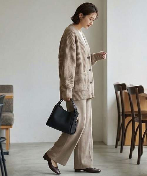 STYLE DELI（スタイルデリ）の「【DELI by】本革2WAYスリムハンドルショルダーバッグ（ショルダーバッグ・レディース・ブラック/グレー/アイボリー・FREE）」の8枚目の写真