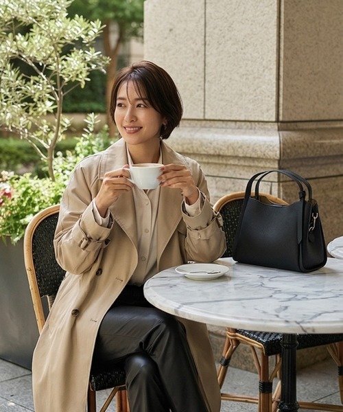 STYLE DELI（スタイルデリ）の「【DELI by】本革2WAYスリムハンドルショルダーバッグ（ショルダーバッグ・レディース・ブラック/グレー/アイボリー・FREE）」の16枚目の写真