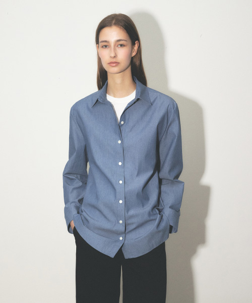 RIDIFI(リディフィ)の「OVER-FIT DENIM SHIRTS_DARK BLUE(シャツ/ブラウス・レディース・その他・MEDIUM)」の2枚目の写真