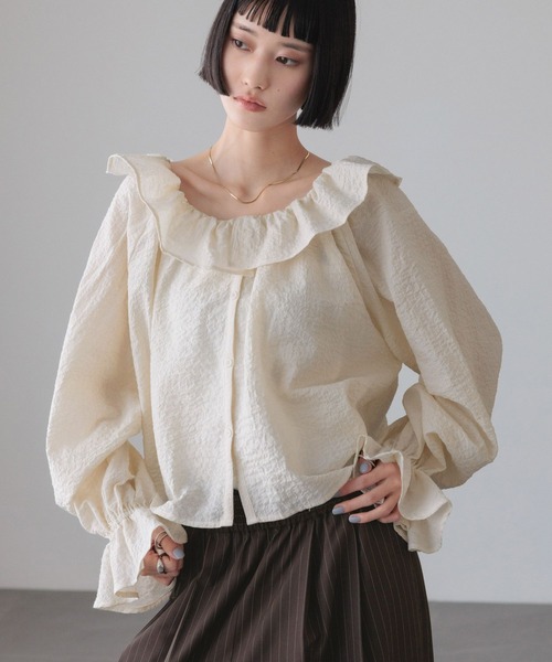 LOWRYS FARM(ローリーズファーム)の「2WAYフリルブラウス 638700(シャツ/ブラウス・レディース・イエロー/ブラック/アイボリー・FREE)」の8枚目の写真