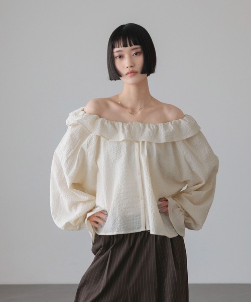 LOWRYS FARM(ローリーズファーム)の「2WAYフリルブラウス 638700(シャツ/ブラウス・レディース・イエロー/ブラック/アイボリー・FREE)」の11枚目の写真