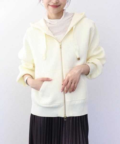 Jines（ジネス）の「フードニットパーカー（パーカー・レディース・ピンク/グリーン/ホワイト/ベージュ/チャコールグレー・38）」の2枚目の写真