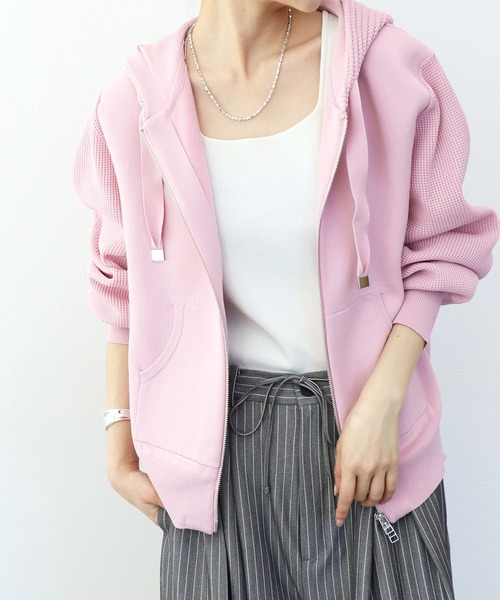 Jines（ジネス）の「フードニットパーカー（パーカー・レディース・ピンク/グリーン/ホワイト/ベージュ/チャコールグレー・38）」の5枚目の写真