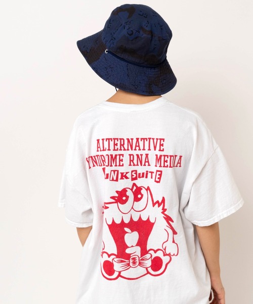 RNA(アールエヌエー)の「M2621 カットアップタイポプリントT(Tシャツ/カットソー・レディース・ホワイト/ブラック/ライトブルー・MEDIUM)」の1枚目の写真