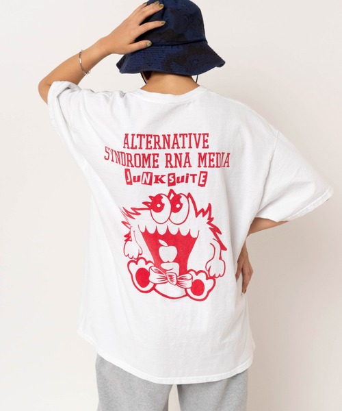 RNA(アールエヌエー)の「M2621 カットアップタイポプリントT(Tシャツ/カットソー・レディース・ホワイト/ブラック/ライトブルー・MEDIUM)」の5枚目の写真