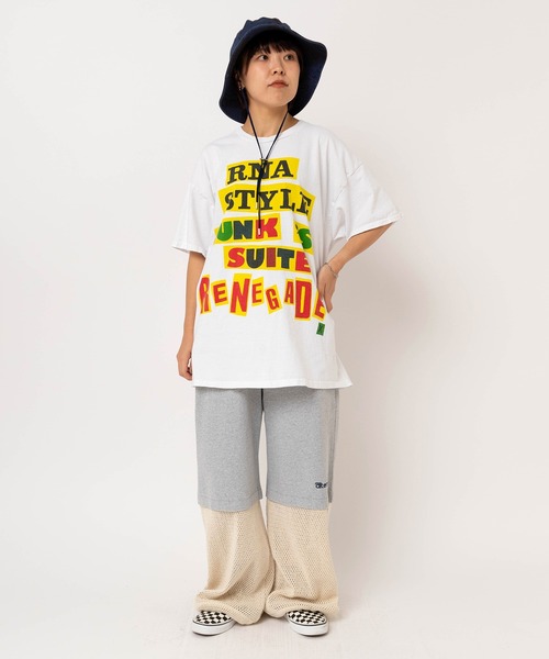 RNA(アールエヌエー)の「M2621 カットアップタイポプリントT(Tシャツ/カットソー・レディース・ホワイト/ブラック/ライトブルー・MEDIUM)」の10枚目の写真